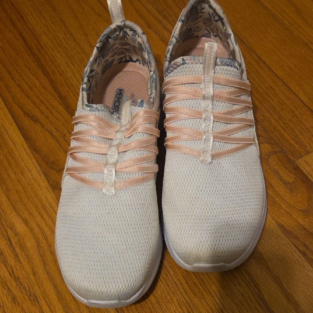 Skechers Women's Cream and Pink Sneakers